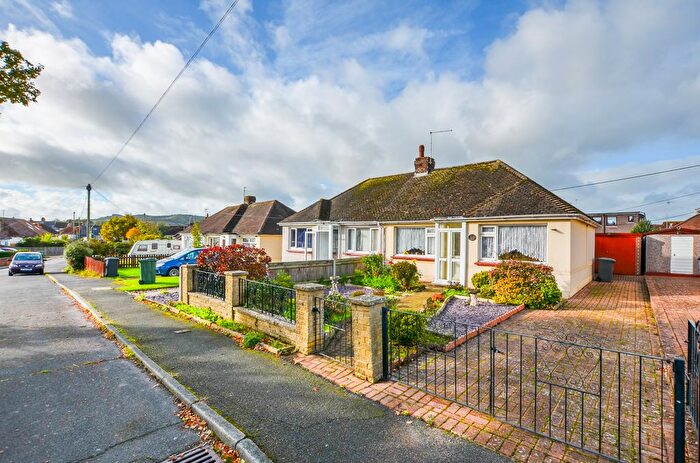 2 Bedroom Bungalow For Sale In Central Avenue, Polegate, East Sussex, BN26