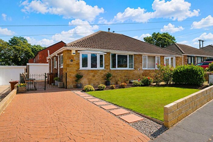 2 Bedroom Semi-Detached Bungalow For Sale In Hollin Drive, Durkar, Wakefield, WF4