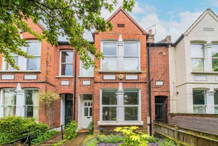 2 Bedroom Flat To Rent In Beaumont Avenue, Richmond, TW9