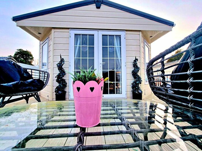 2 Bedroom Park Home For Sale In Claypits, Eastington, GL10