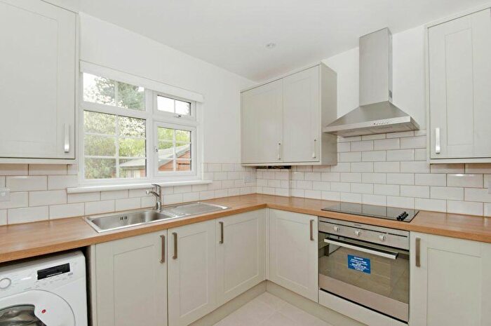 1 Bedroom Flat To Rent In Greenfield Gardens, Cricklewood, NW2