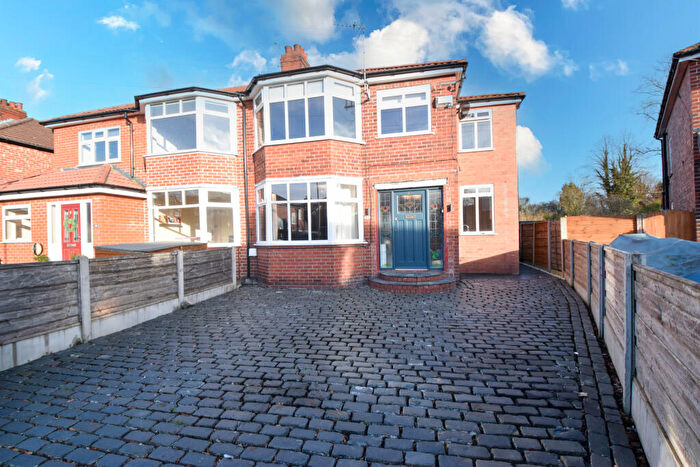 5 Bedroom Semi-Detached House For Sale In Spennithorne Road, Urmston, M41