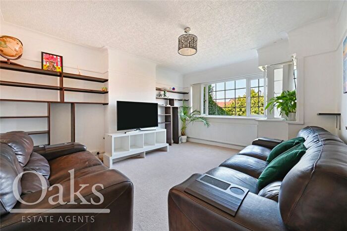 5 Bedroom Semi-Detached House To Rent In Christian Fields, Norbury, SW16