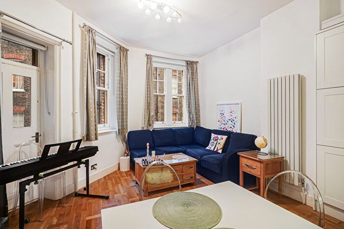 2 Bedroom Flat To Rent In Cathedral Mansions, Vauxhall Bridge Road, SW1V