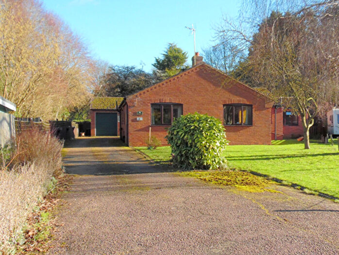 3 Bedroom Detached Bungalow For Sale In Golf Court, Sutton Bridge, PE12