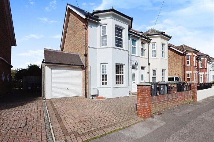 5 Bedroom Semi-Detached House To Rent In Avon Road, Bournemouth, BH8