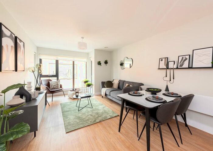 2 Bedroom Apartment To Rent In Weavers Yard Newbury, RG14