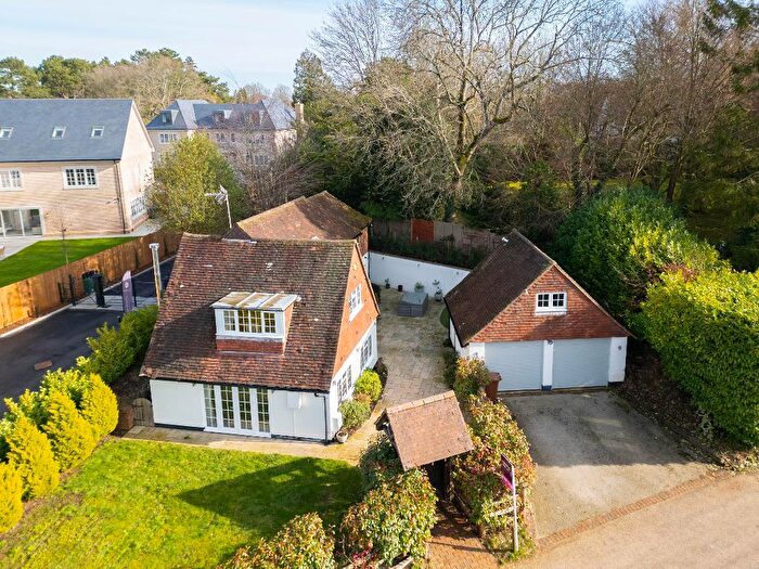4 Bedroom Detached House For Sale In Park View Road, Woldingham, Surrey, CR3