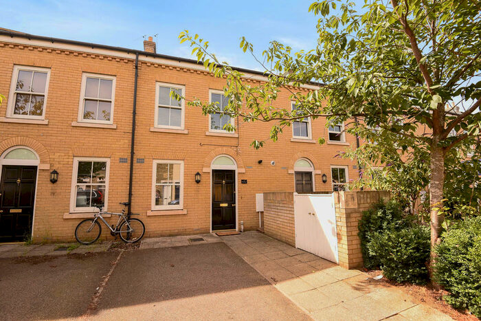 4 Bedroom Town House To Rent In Malta Road, Cambridge, CB1