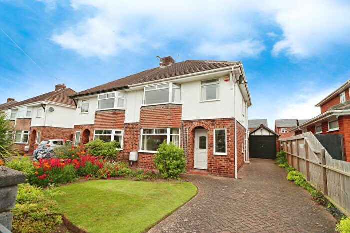 3 Bedroom Semi-Detached House To Rent In Dawpool Drive, Bromborough, CH62