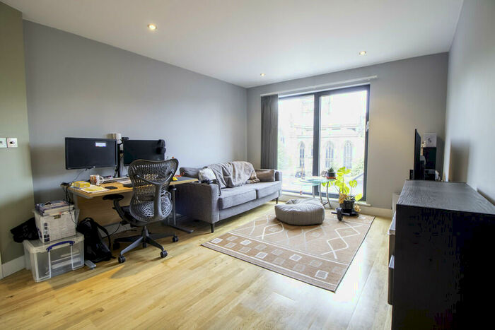 1 Bedroom Flat To Rent In The Chandlers, Leeds City Centre, LS2