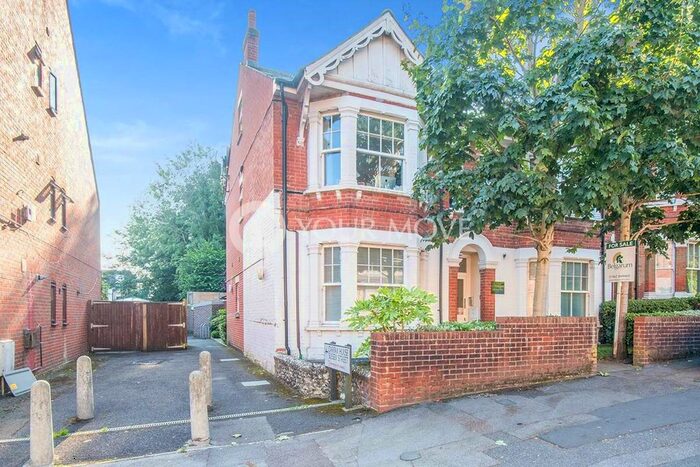 1 Bedroom Flat To Rent In Sussex Street, Winchester, Hampshire, SO23