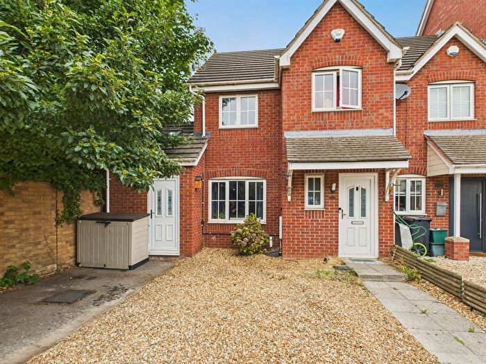 3 Bedroom End Terrace House For Sale In Cypress Gardens, Longlevens, Gloucester, GL2