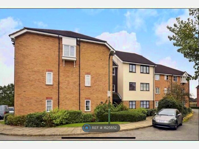 3 Bedroom Flat To Rent In Vicars Bridge Close, Wembley, HA0
