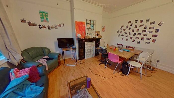 7 Bedroom House To Rent In Delph Lane, Leeds, LS6