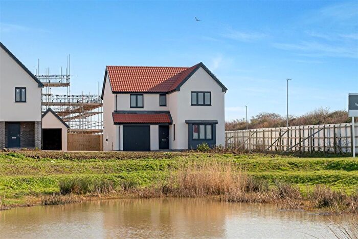 4 Bedroom Detached House For Sale In Maitland Close, Weymouth, DT3