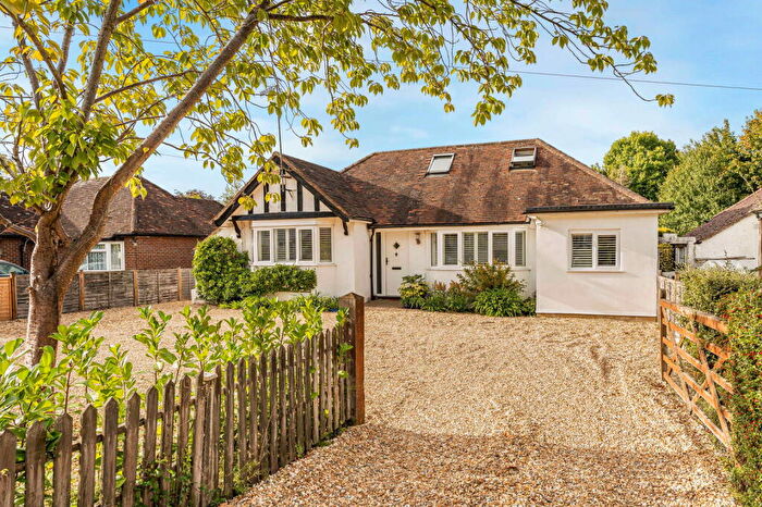 5 Bedroom Detached House For Sale In Dorking Road, Chilworth, Guildford, GU4