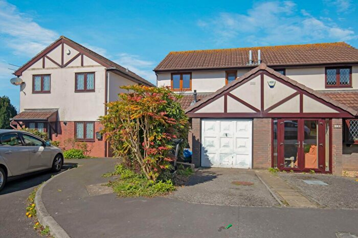 3 Bedroom Semi Detached House For Sale In School Walk, Whitehall, BS5