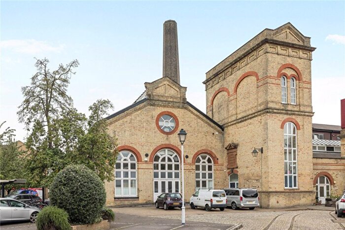 3 Bedroom Flat To Rent In Pump House Close, London, SE16