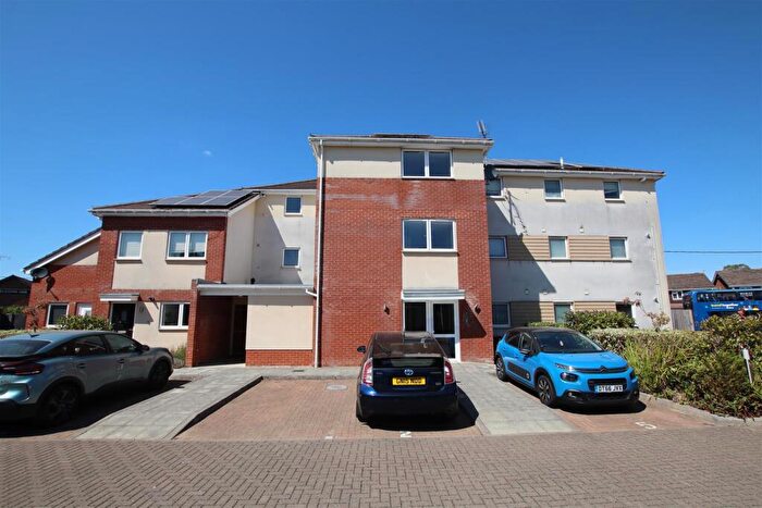 2 Bedroom Flat For Sale In Nine Elms Mews, Bishopstoke, Eastleigh, SO50