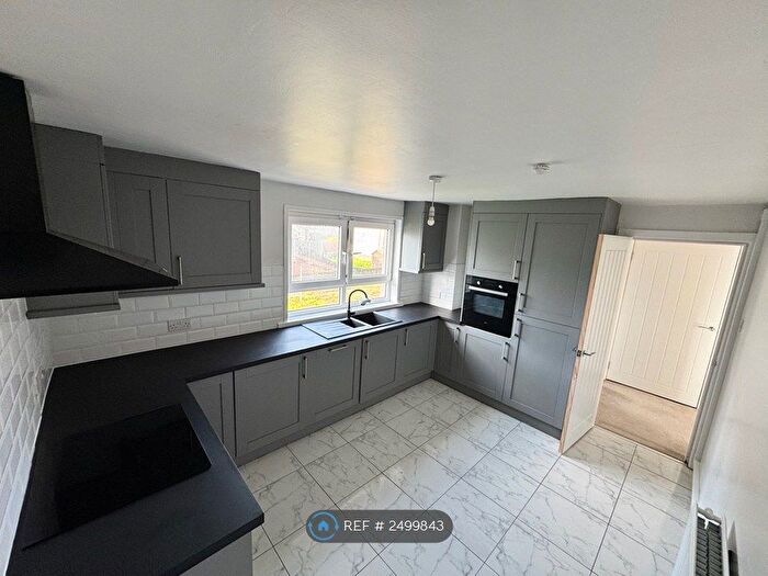 3 Bedroom Flat To Rent In Drumclair Place, Airdrie, ML6