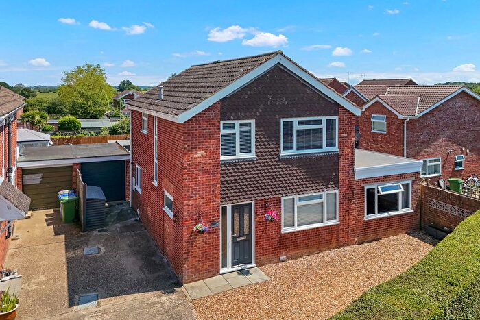 5 Bedroom Detached House For Sale In Waggoners Way, Northampton, NN7