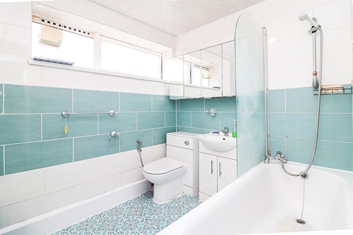 4 Bedroom Maisonette To Rent In Arabella Drive, London, SW15