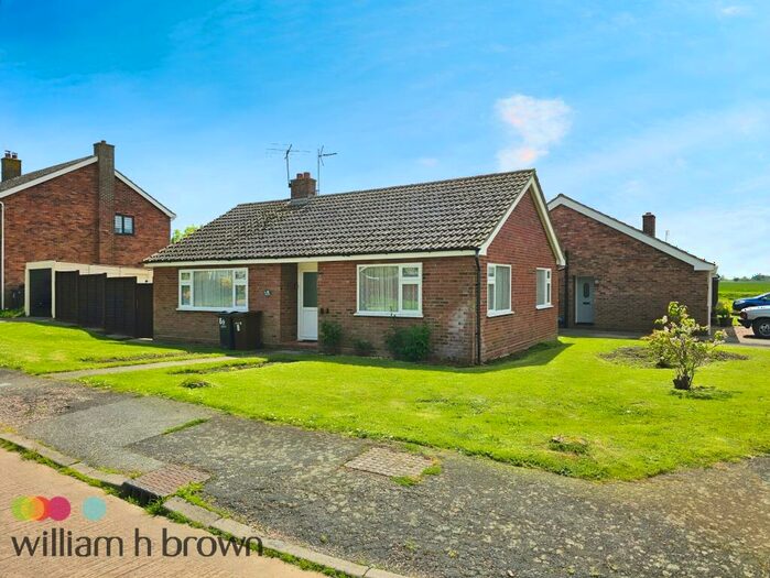 2 Bedroom Detached Bungalow To Rent In Woodlands, Great Oakley, Harwich, CO12