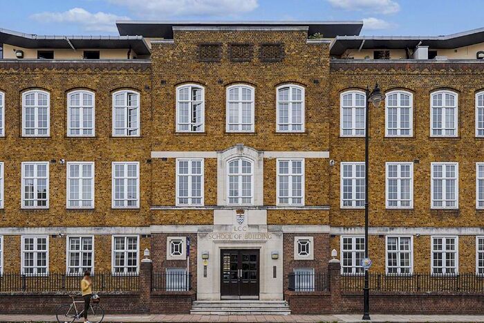 2 Bedroom Flat To Rent In Ferndale Road, London, SW4