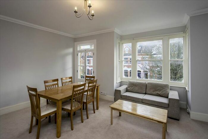 2 Bedroom Flat To Rent In Woodhurst Road, Acton, London, W3