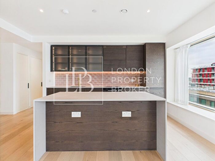 3 Bedroom Apartment For Sale In Royal Wharf Walk, Deanston Building, E16