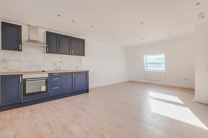 1 Bedroom Flat To Rent In Queens Road, Peckham SE15