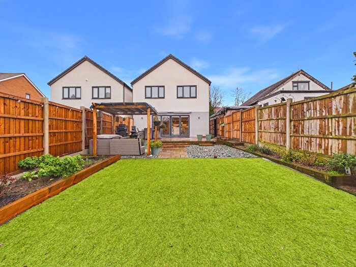 4 Bedroom Detached House For Sale In Arnold Lane, Gedling, Nottingham, NG4