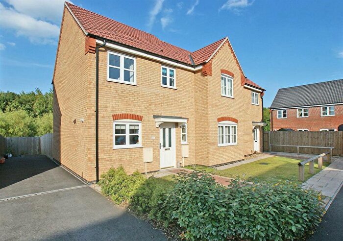 3 Bedroom Semi-Detached House To Rent In Cortez Close, Spalding, Lincs, PE11