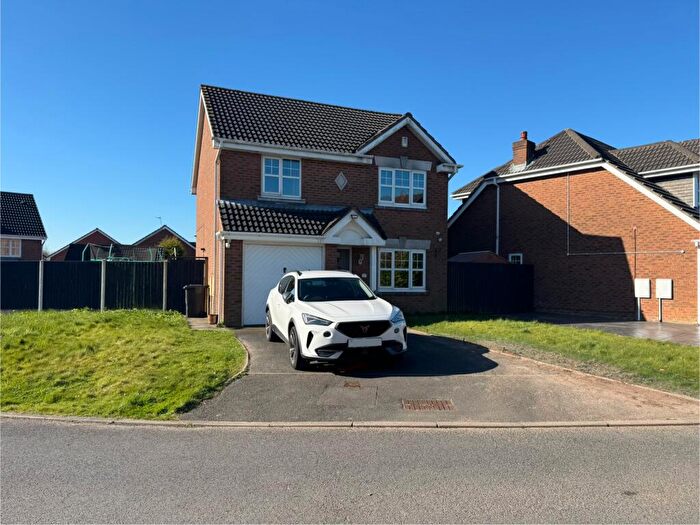 3 Bedroom Detached House To Rent In Harvard Close, Dudley, West Midlands, DY1