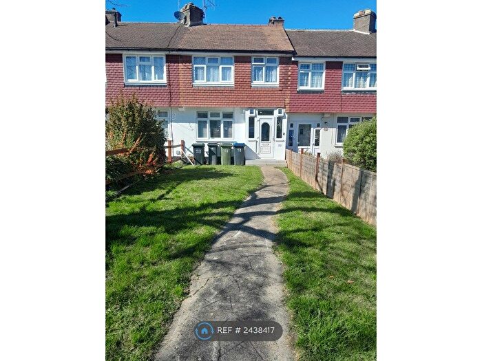 3 Bedroom Terraced House To Rent In Knollmead, Surbiton, KT5