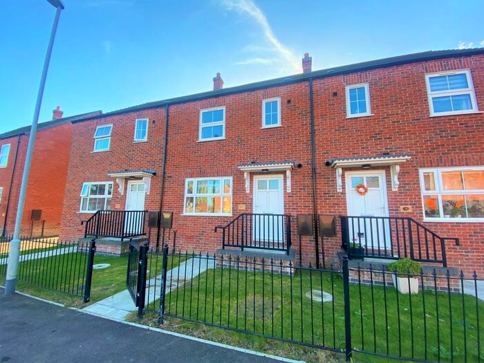 3 Bedroom Town House To Rent In Eton Way, Boston, PE21
