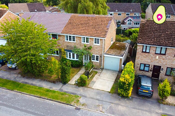 4 Bedroom Semi-Detached House For Sale In Hartleys, Silchester, RG7