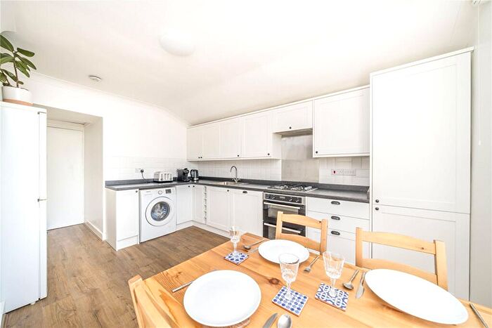 2 Bedroom Apartment For Sale In Drakefell Road, Telegraph Hill, SE14