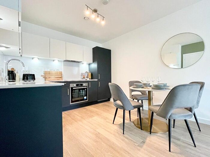 1 Bedroom Apartment To Rent In East Street, Farnham, Surrey, GU9