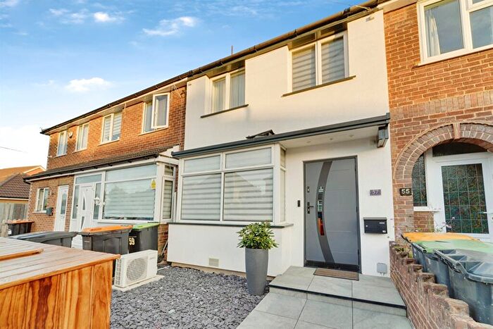 3 Bedroom Terraced House For Sale In Acacia Road, Bedford, MK42