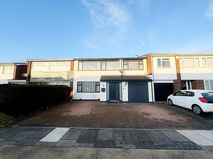 4 Bedroom Semi Detached House For Sale In Valeria Close, Hadrian Park, Wallsend, NE28