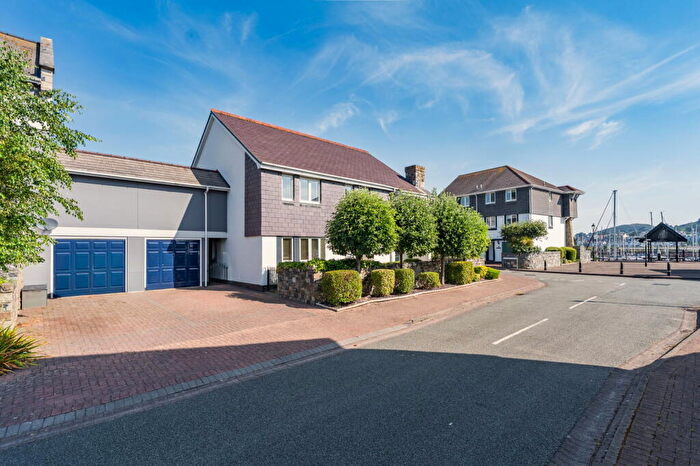 2 Bedroom Apartment For Sale In Meirion Drive, Conwy, LL32