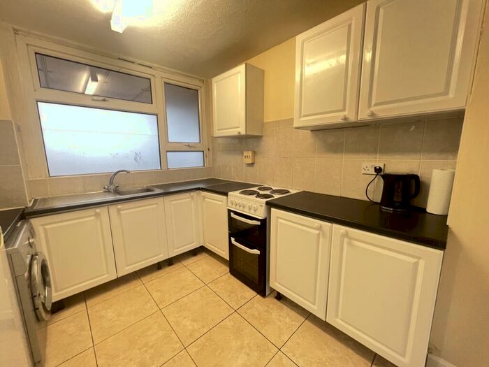 4 Bedroom Apartment To Rent In Eureka Road, Kingston Upon Thames, KT1