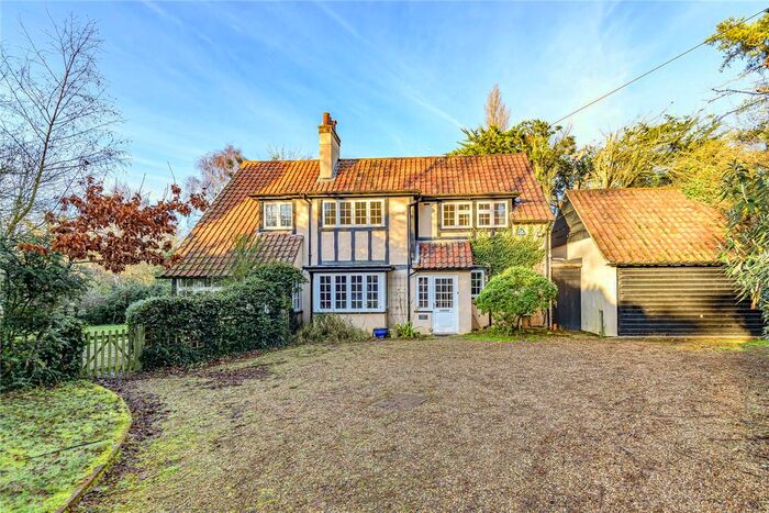 4 Bedroom Detached House For Sale In Saxmundham Road, Aldeburgh, Suffolk, IP15