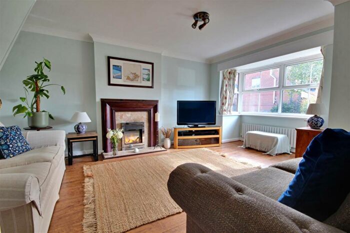4 Bedroom Detached House For Sale In Poplars Way, Beverley, HU17