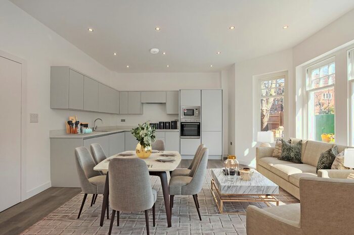 2 Bedroom Flat To Rent In Ambleside Avenue, London, SW16