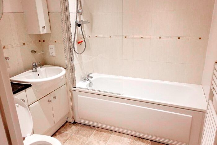 2 Bedroom Flat To Rent In Belle Vue, Leek, Staffordshire, ST13