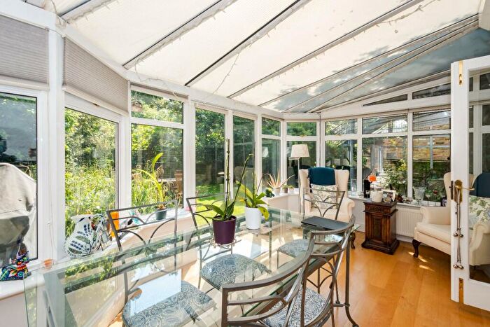 3 Bedroom Flat To Rent In King Henrys Road, Primrose Hill, NW3