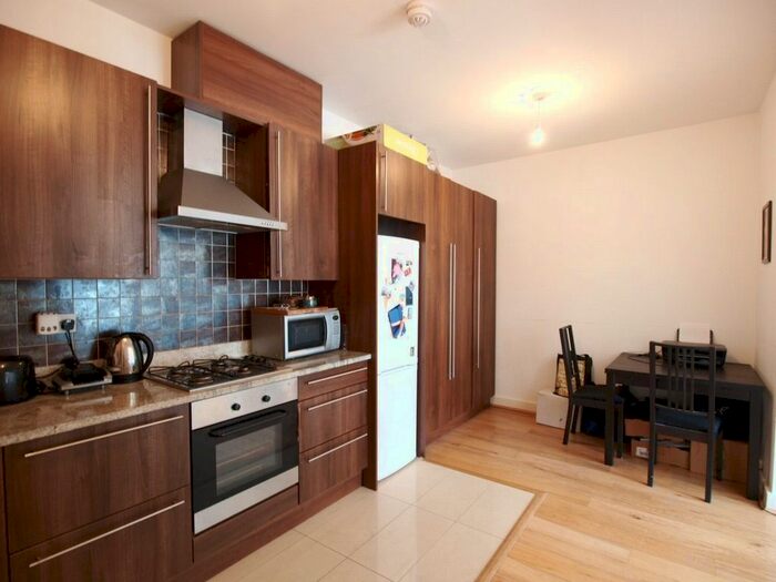 1 Bedroom Flat To Rent In High Road, East Finchley, N2